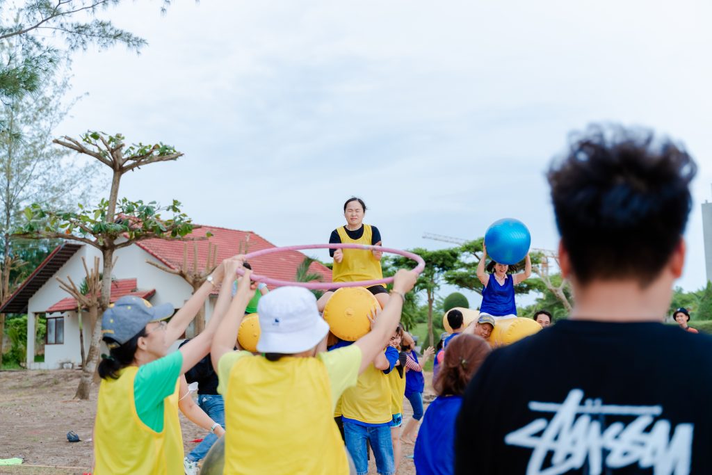 TEAM BUILDING LÀ GÌ ? TOP 50 TRÒ CHƠI TEAMBUILDING CHO DOANH NGHIỆP